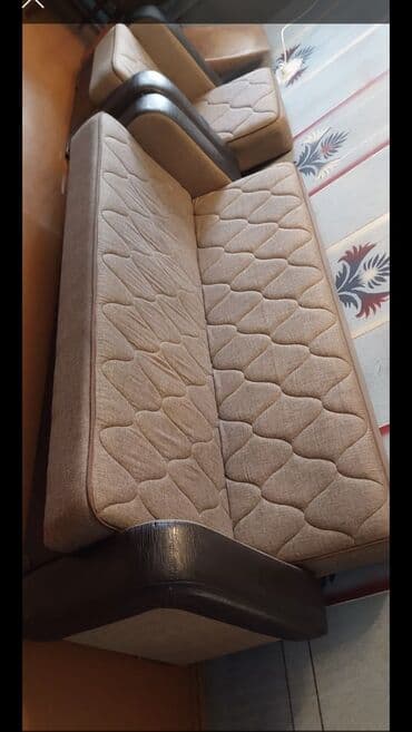 Divan və iki kreslo 
Altında baza var
Divan və kreslolar acıılır