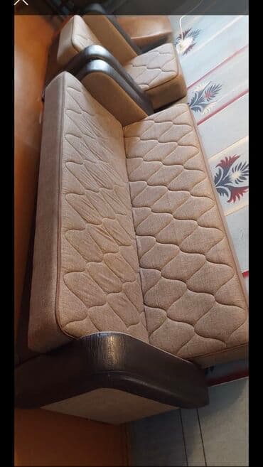 islenmis divan kreslo satiram: Divan və iki kreslo 
Altında baza var
Divan və kreslolar acıılır — 1