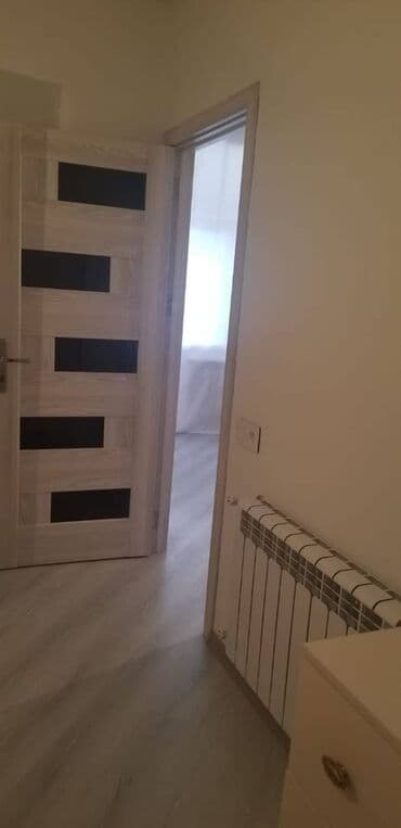 7 ci mikrorayon yeni tikili: Sumqayıtda bulvarda 8-mərtəbəli binanın, 7-ci mərtəbəsində, 100-kv — 5