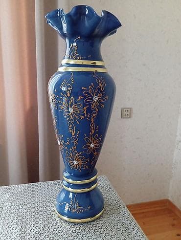 sattlar: Bir vaza, Keramika — 1