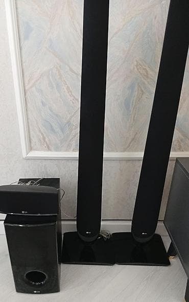 divardan asma televizor: Səs ucaldan - Brend/model: LG (şaquli floor-standing kolonlar — 3