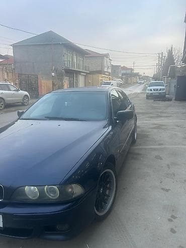 BMW 525: 2.5 l | Sedan — 3