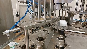 iran peci ustası: Avtomatik stəkan doldurma və qapaqlama makinasinin servis xidmeti — 2