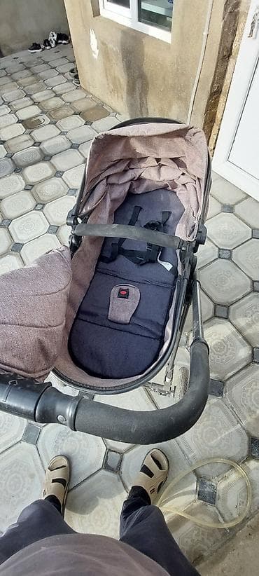 besik oyuncaq: Çıxarıla bilən beşikli araba — 1