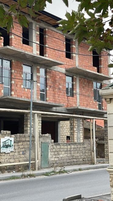 новостройки в баку в кредит: Satılır: Yol kənarında tikilən 3 mərtəbəli, mərtəbələrində eyvanları — 7