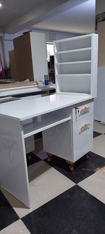 qorka mebelleri: Yeni, Manikür üçün masa, Güzgüsüz — 1