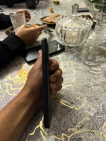 nokia 8910 i: Satılır: Android smartfon Xüsusiyyətlər: - Ekran: Tam ekran, mərkəzdə — 2