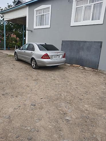 car parking maşın satışı: Mercedes-Benz C-Sinif sedan (W203), gümüşü rəng. Xüsusiyyətlər: - — 3