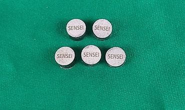 lizing avtomobil: Sensei markalı metal identifikasiya nişanları - Tip: Dairəvi, sıx — 1