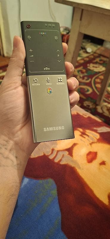 Kompüter, noutbuk və planşetlər: Televizor Samsung 82" — 2