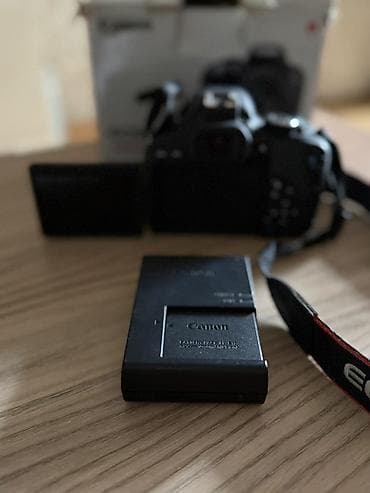 Canon EOS 800D (EF-S 18-55mm f/4-5.6 IS STM Kit) - 24.2 MP APS-C — 6