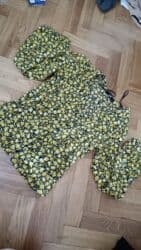 yupqa kofta: Qadın geyimləri dəsti - Qara rəngli t‑shirt: Ön hissədə “alexander — 7