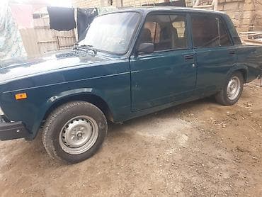 nolyedi maşın: VAZ 2107 sedan - Kuzov: 4 qapılı sedan, tünd yaşıl rəng - Mühərrik — 5