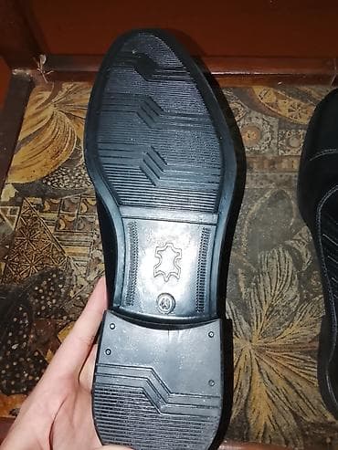 şəffaf ayaqqabilar: Kişi klassik ayaqqabısı - Rəng: qara - Ölçü: 43 (dabanın altında ölçü — 3