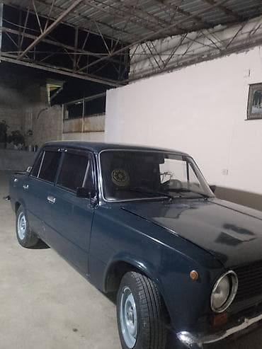 VAZ 2101 sedan Real alıcıya endirim olacaq - Kuzov: 4 qapılı klassik