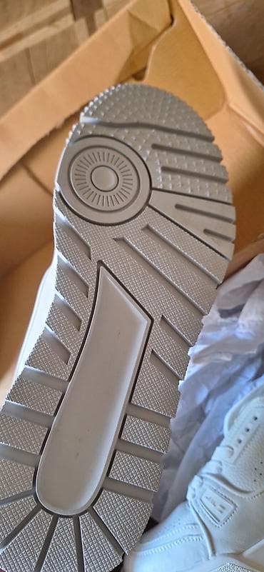 krasovka kişi: Lufian kişi idman ayaqqabısı Misirdə istehsal olunub. - Rəng: tam ağ — 6