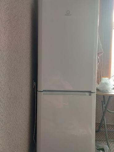 Separatorlar: 2 qapılı Indesit Soyuducu Satılır, rəng - Ağ — 1