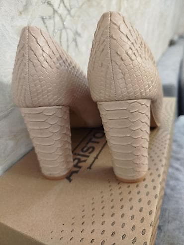 Женская обувь: Туфли, Размер: 39, цвет - Бежевый, Б/у — 3