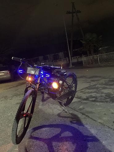 Benzin mühərrikli modifikasiya olunmuş velosiped Xüsusiyyətlər: -