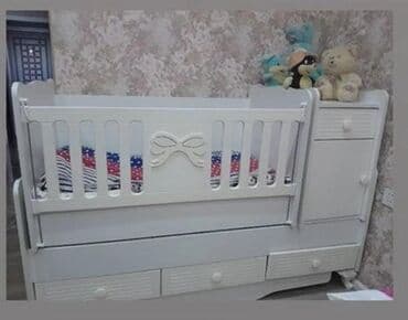 Детские кровати-машины: Для девочки и мальчика, Четырехугольная, Колыбель, С матрасом, С механизмом качания — 1