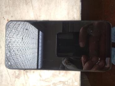 Smartfon - Tam ekranlı sensorlu ön panel, nazik çərçivəli dizayn - Ön