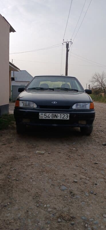 traktor te 25: LADA Samara sedan – qara rəngdə, 4 qapılı, arxa spoylerli. - Kuzov — 4