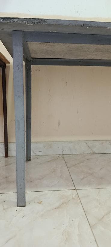 cay evi divan: Metall karkaslı uzun masa - Üst səth: yaşıl rəngli, düzbucaqlı forma — 2