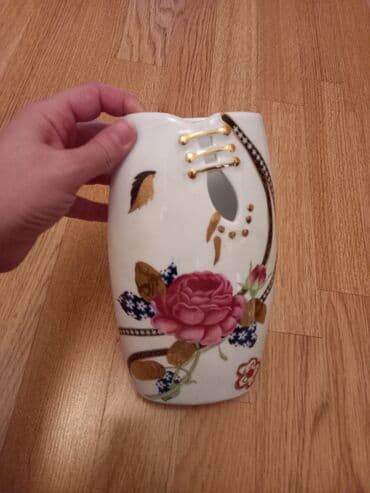 hediyye qutulari qiymeti: Guldan 2eded 20 Azn teki 10 Azn Yenidir hundurluyu 20sm Ecemi — 1