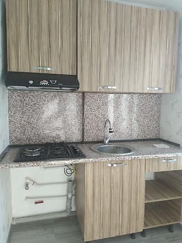 Mətbəx mebeli dəsti - Üst və alt dolablar: Taxta teksturalı laminat