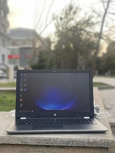 Audio: HP 15.6 ", Intel Core i5, 256 GB — 2