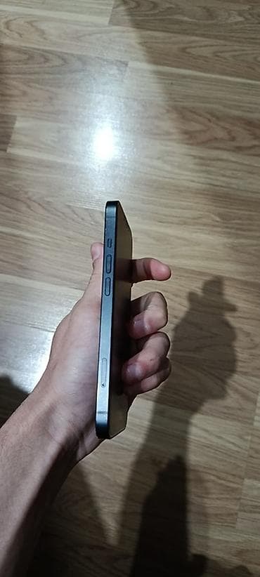 iphone 7 korpus: IPhone 13, Qara, Simsiz şarj — 4