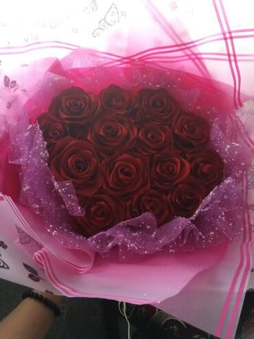 qızıl gül buketi: Məhsul: Dekorativ gül buketləri Təsvir:0553817438 nömrəsi ile elqe — 2