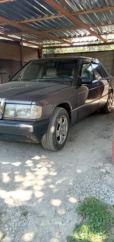 opel astra j 2011: Mercedes-Benz 190 (W201): 0.2 l | 1990 il Sedan — 1