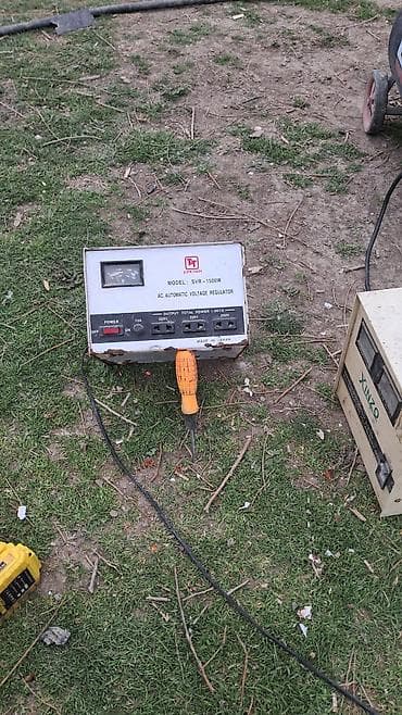 elektirik kabel: Jonchan SVR-1500W AC Automatic Voltage Regulator - Model: SVR-1500W - — 2