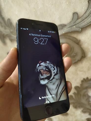 IPhone SE 2020, Qara, Barmaq izi