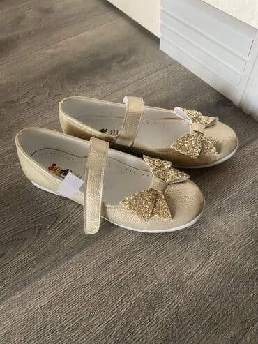 qiz usagi ucun ayaqqabilar: Uşaq ayaqqabısı,Cemi 1 defe moda yarışmasina geyinib.Hal hazirda sıxır — 3