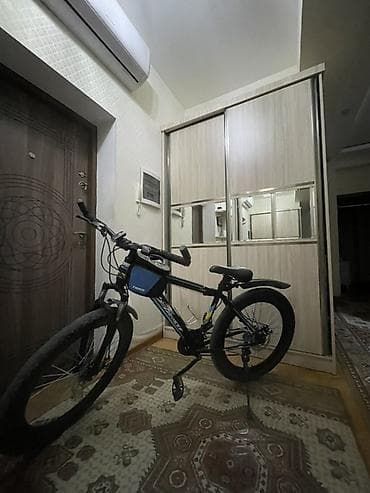 Dağ/şəhər tipli velosiped – 26” təkərlər, disk əyləclər, ön