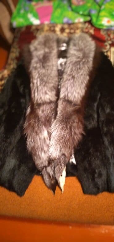 Futbolka və maykalar: Шуба. Как новая. 2раза носила. Реальному покупателю будет скидка — 1