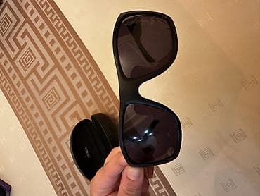 Çantalar: Gün eynəyi, Prada — 2