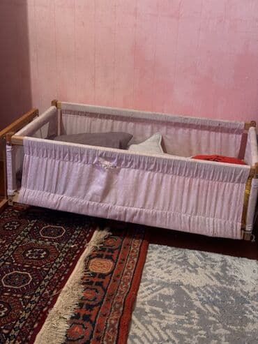 Beşiklər: Oğlan və qız üçün, İşlənmiş, Dördbucaq, Beşik, Dəst ilə, Matrassız, Yellənmə mexanizmsiz — 2
