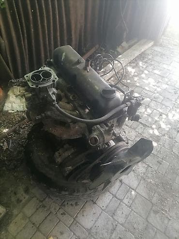 vaz qoşgular: VAZ (klassik “Jiguli”) üçün tam komplekt karbüratorlu benzin mühərriki — 4