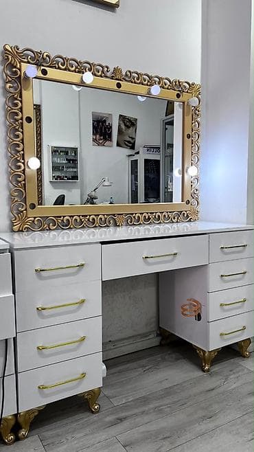 Salon masaları: Vizaj/salon üçün makiyaj masası və işıqlı güzgü komplekti - Stil — 1