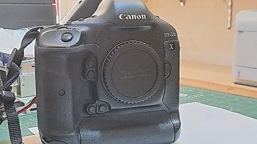 Canon EOS-1D X bodi - Peşəkar tam kadr (Full-Frame) DSLR fotoaparat
