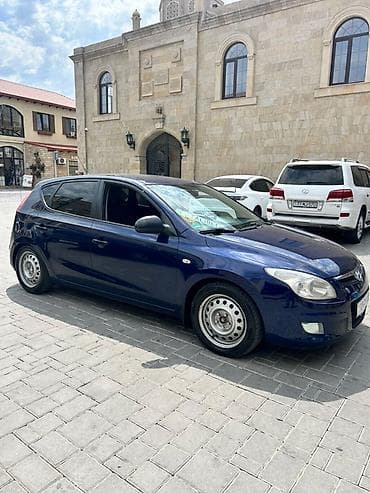 r15 disklər: Hyundai i30 hatchback - Kuzov: 5 qapılı hatchback - Rəng: tünd mavi - — 3