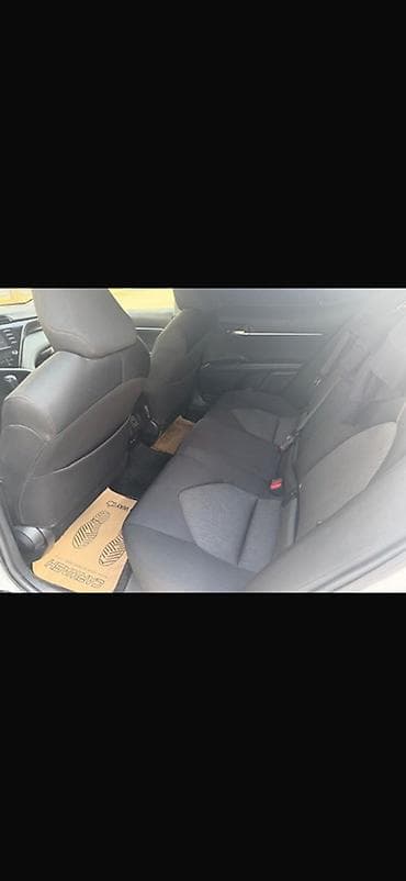 camry stop: Toyota Camry – ağ rəng, sedan kuzov, dinamik və zərif dizayn — 6