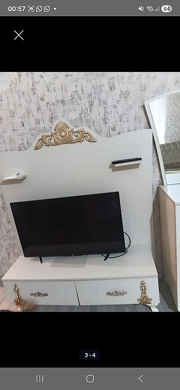 mingəcevir 2əl mebel: Qorka 50 azn 
Tv stent 40 azn.
Ela veziyyetde.
Unvan Saray
Vesile🌹9834 — 3