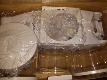 tərəvəz doğrayan: Səbzə doğruyan.Hər bi̇şeyi̇ üzəri̇ndədi̇r.2 dəfə istifadə — 2