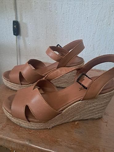 qadın papuşları: Qadın ayaqqabıları – 3 cüt klassik yüksəkdaban 1) Monica Ricci — 9