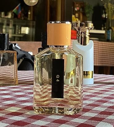 Q4 qadın ətri 30ML - Şüşə flakon, şəffaf gövdə, ön hissədə “Q4” — 1
