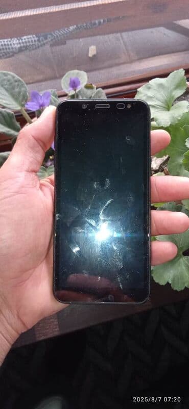 android telefonlar: Samsung A6 — 1